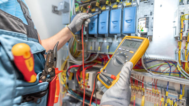 Best Local Electrician Companies  in Beach City, TX